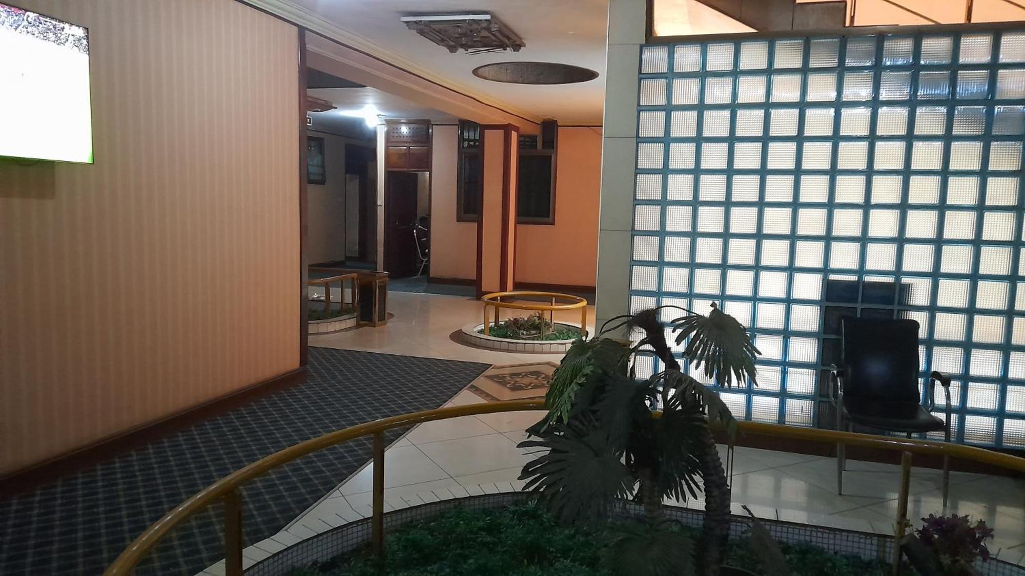 New Jbk Hotel Kampala Ngoại thất bức ảnh