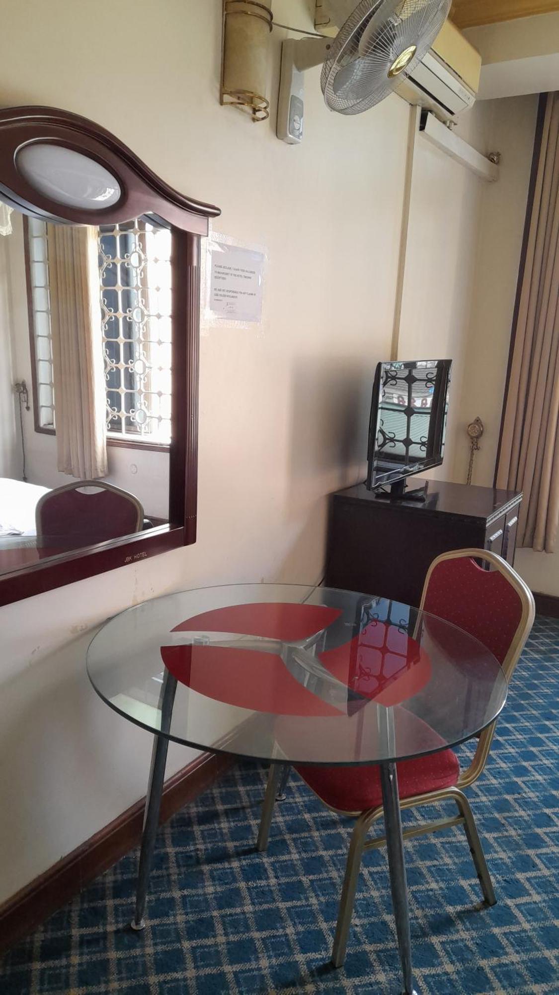 New Jbk Hotel Kampala Ngoại thất bức ảnh