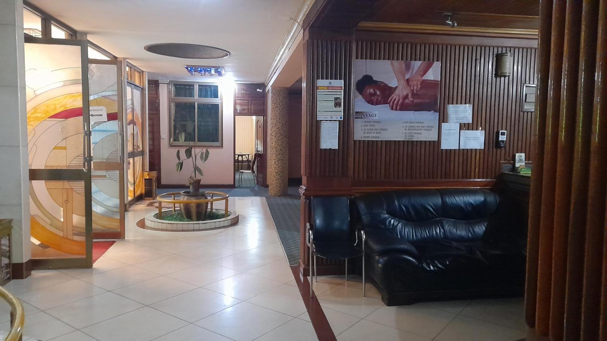New Jbk Hotel Kampala Ngoại thất bức ảnh