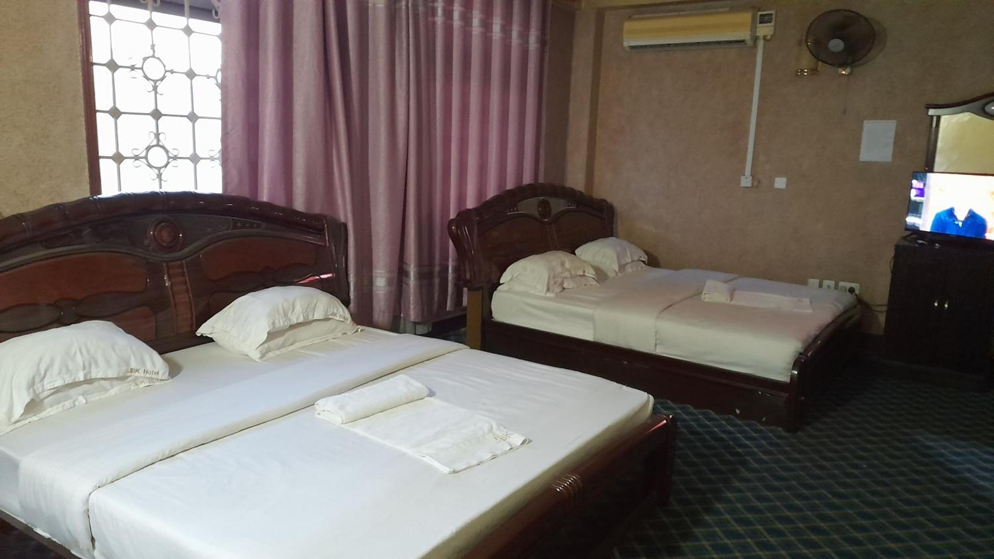 New Jbk Hotel Kampala Ngoại thất bức ảnh